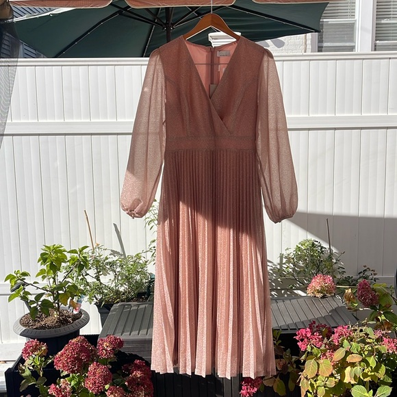 Quiz - Women's Metallic Pink Pleated Evening Dress Size 8 - Picture 2 of 14